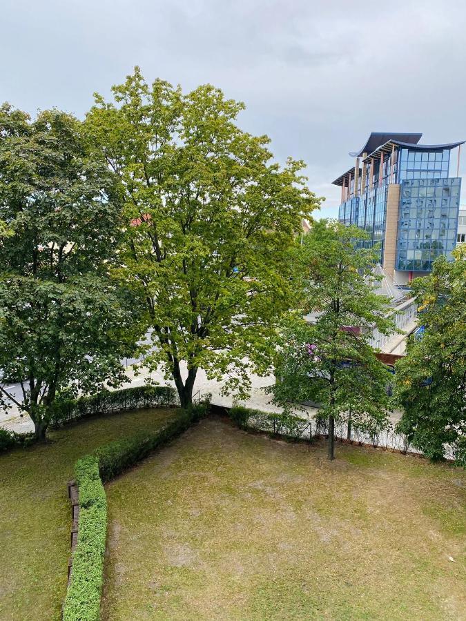 Beautiful Apartment With Balcony Berlin Exterior photo