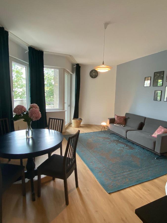 Beautiful Apartment With Balcony Berlin Exterior photo